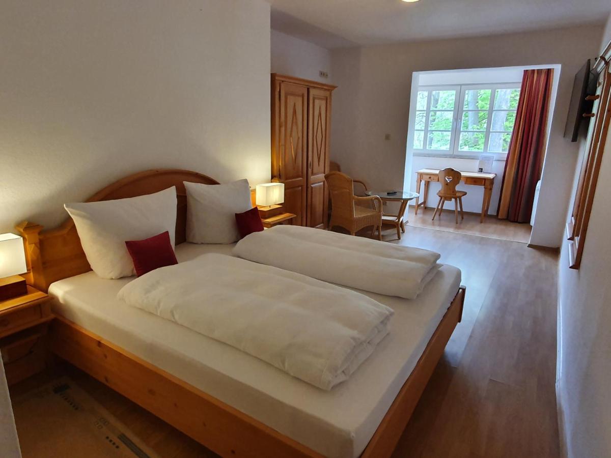 Hotel Und Weingut Karlsmuehle Mertesdorf Exterior foto