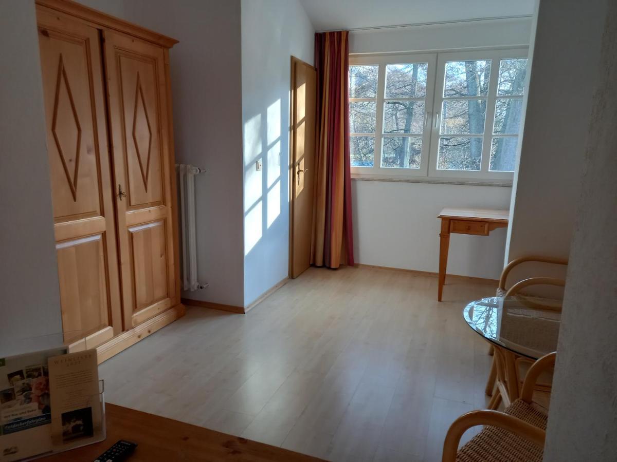 Hotel Und Weingut Karlsmuehle Mertesdorf Exterior foto